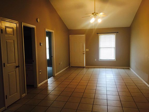 4th image of 140 Lanier Dr #140