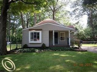 31755 Marquette St, Garden City, MI 48135