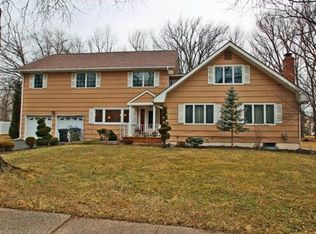 32 Timber Rd, Edison, NJ 08820