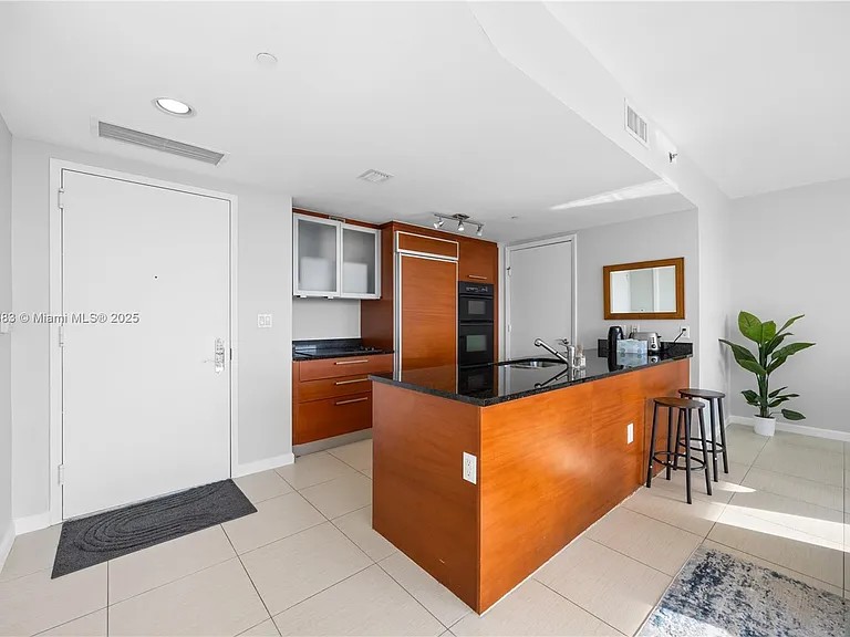 1830 S Ocean Dr #1807 — Photo 2