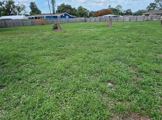 20 Illinois Rd, Lehigh Acres, FL 33936