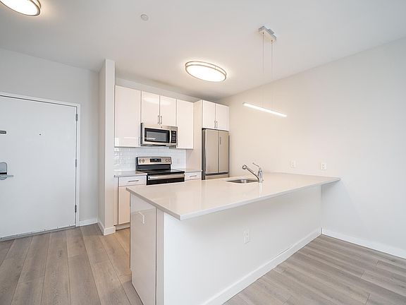 2nd image of 3 Bennett St #503