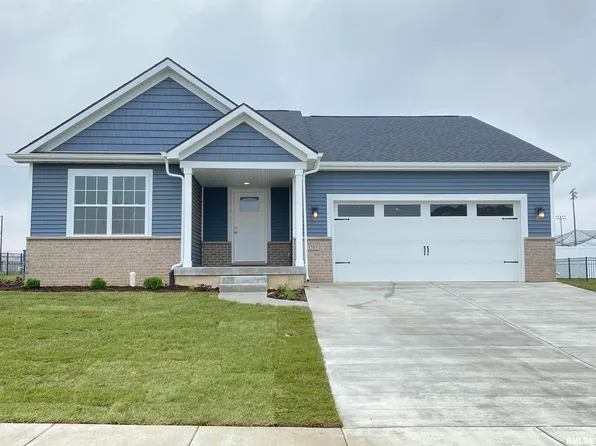 1743 Spartan Dr, Chatham, IL 62629