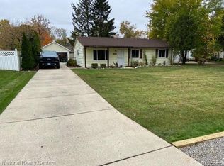 20415 Hugh St, Livonia, MI 48152