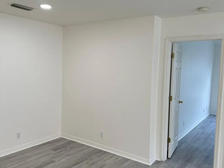 3303 Covered Bridge Dr E — Photo 19