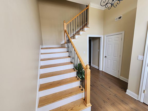 4th image of 71 W Saddlebrook Dr