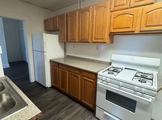 408 Charles St APT 4, Bridgeport, CT 06606