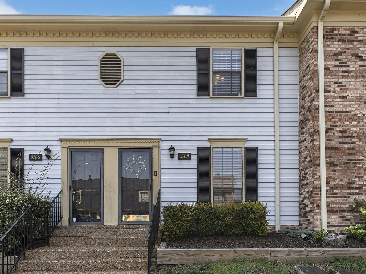 2 bed, 1.5 bath, 1116 sqft, $1,750 — Photo 3