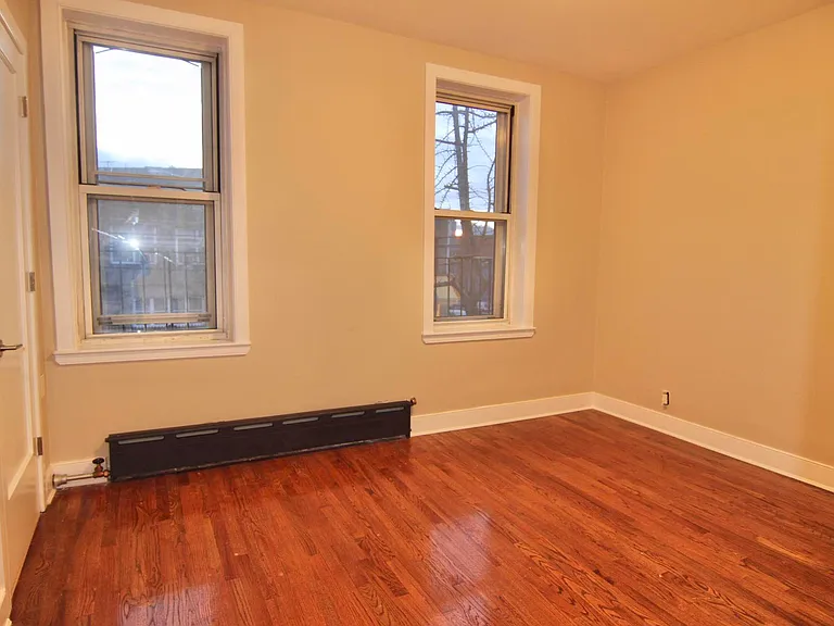 4403 31st Ave #2R — Photo 5