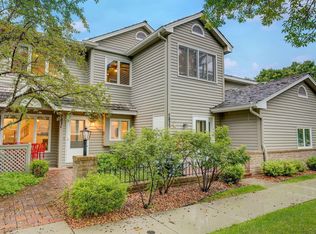 7821 110th St W, Bloomington, MN 55438