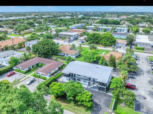 559 NE 44th St APT 4, Boca Raton, FL 33431