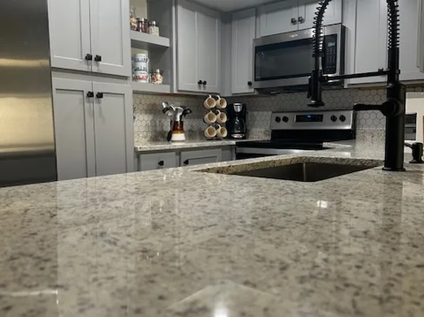 2810 N Beach Rd #D, Englewood, FL 34223