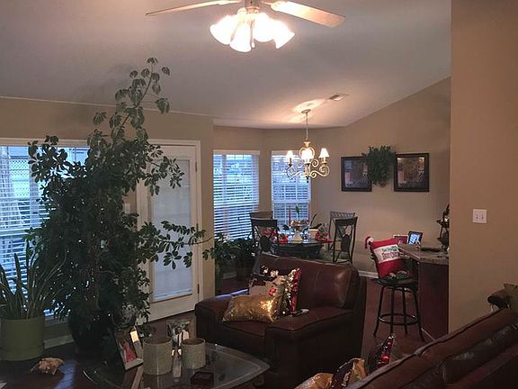 3rd image of 6878 Kentbrook Dr