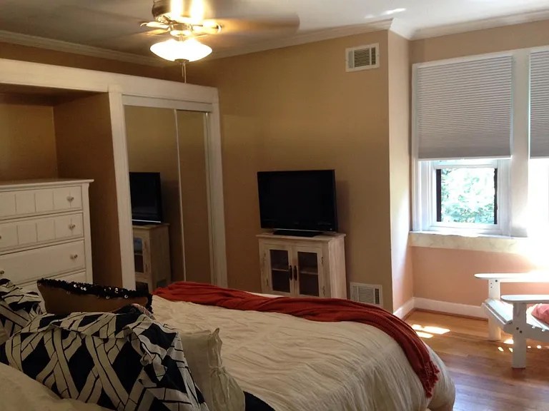 555 S Negley Ave #13 — Photo 3