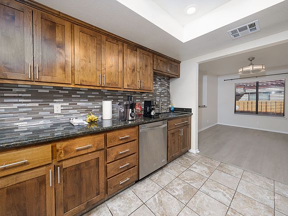 3rd image of 430 Tepatitlan Ct