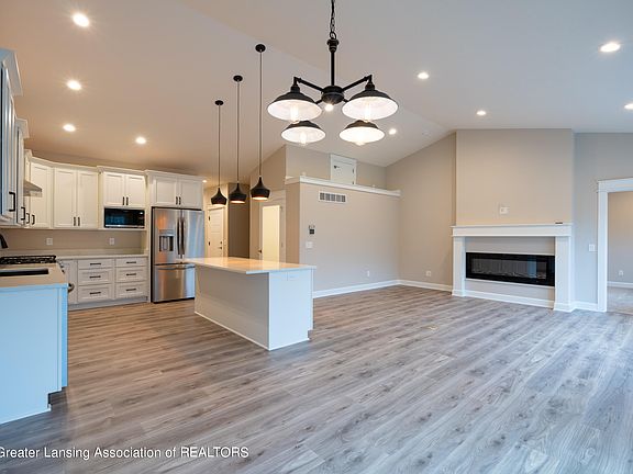 2nd image of 6225 Hilltop Ct