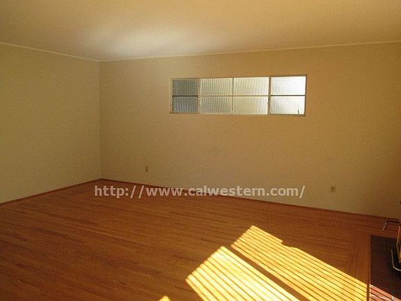 4th image of 2735 Byron St #0