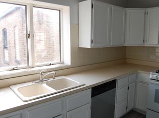 2011 W Fargo Ave APT 3, Chicago, IL 60645