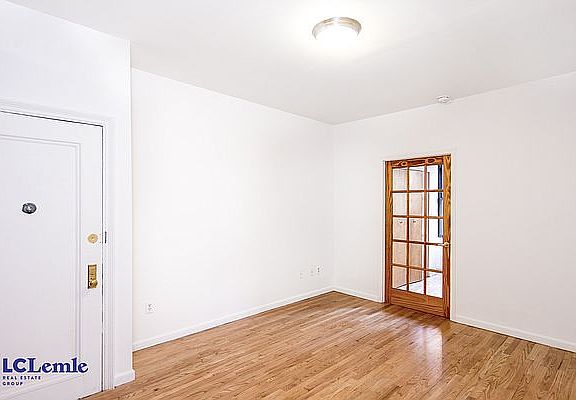 3rd image of 215 E 88th St APT 5D
