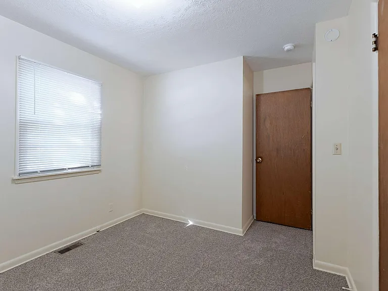 4010 Lewis Ave — Photo 20