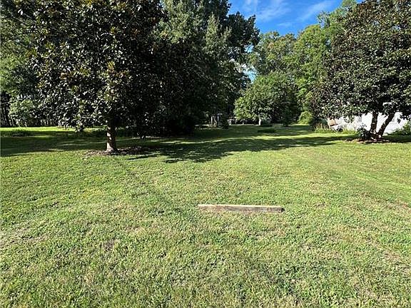 4th image of 1464 N River Rd
