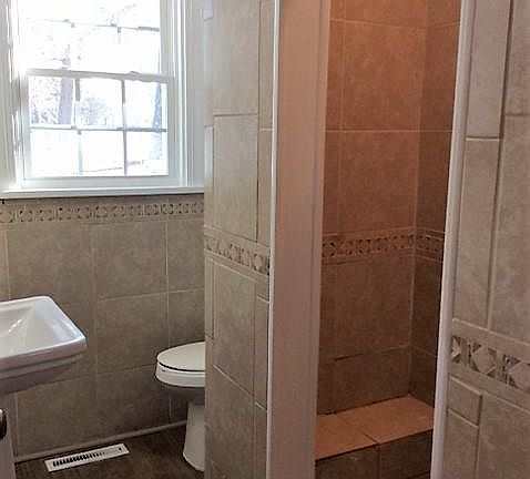 5th image of 431 Tillar St