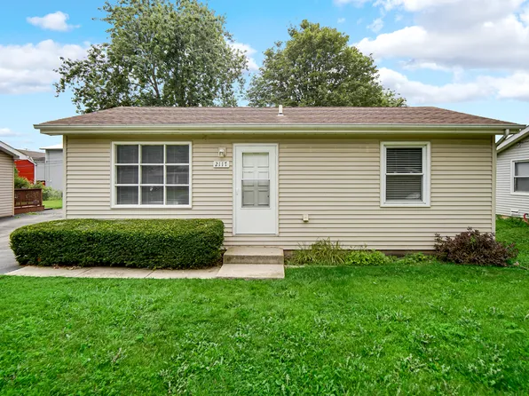 2117 Greengold St, Crest Hill, IL 60403