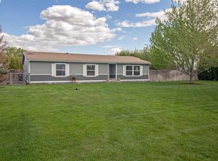 48 Shamrock Rd, Burbank, WA 99323