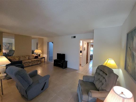4th image of 1001 Plantation Dr APT A9