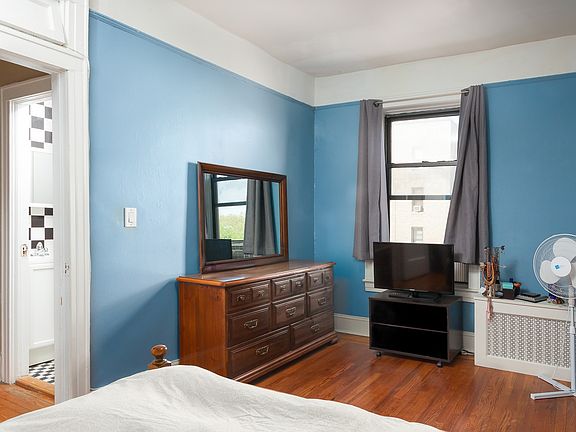 2nd image of 83-64 Talbot St #5