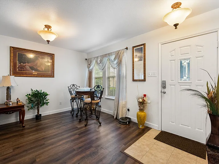 1315 Foster St — Photo 28