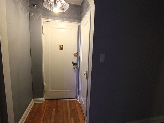 3rd image of 4143 39th Pl APT 5C