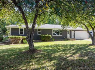 W6748 Greenville Dr, Greenville, WI 54942
