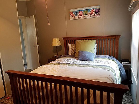 4th image of 26 Bluewater Lake Cir