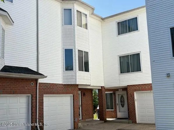 46 Bianca Ct, Staten Island, NY 10312
