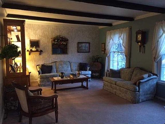 5th image of 330 Vernon Dr