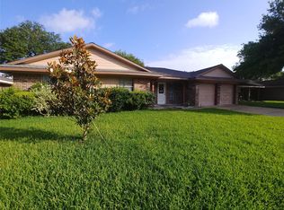 2722 Shady Creek Dr, Pearland, TX 77581