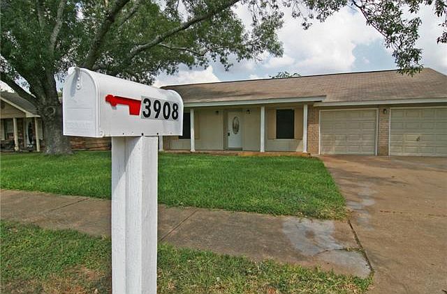 1st image of 3908 Hillside Dr
