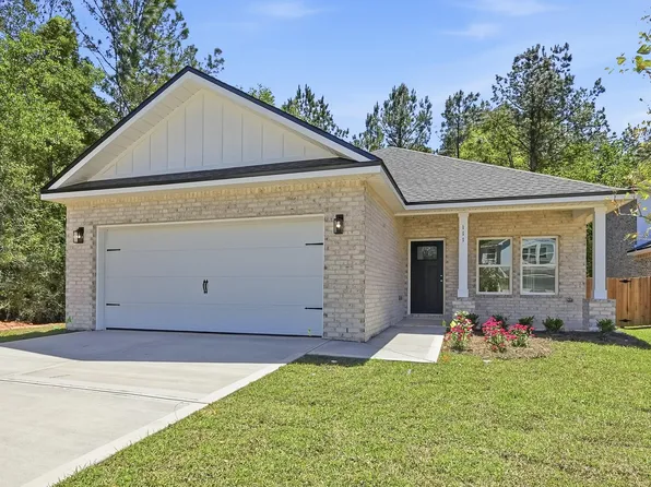 111 Sandhill Ct, Freeport, FL 32439