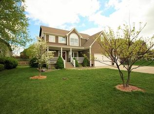 2723 SW Arthur Dr, Lees Summit, MO 64082