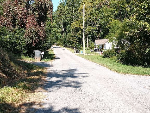 4th image of 187 Spring Hollow Rd