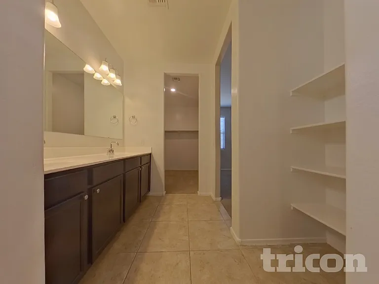 31026 W Earll Dr — Photo 9