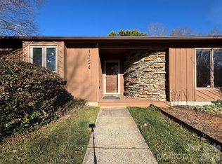 1754 12th St NE, Hickory, NC 28601