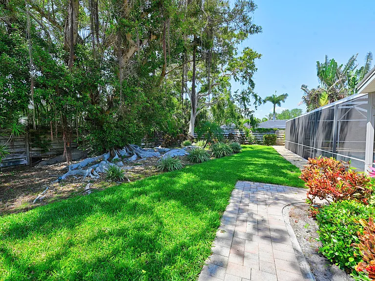 606 Owl Way — Photo 43