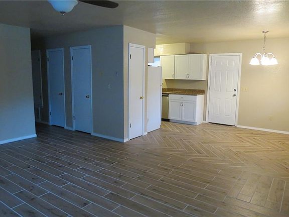 3rd image of 614 S Aydelotte Ave