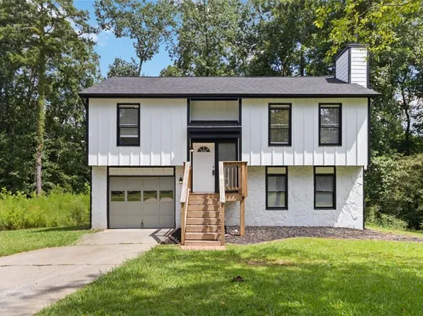 114 Jousters Ln, Lawrenceville, GA 30044