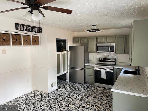 4th image of 2533 Fox Ridge Ct