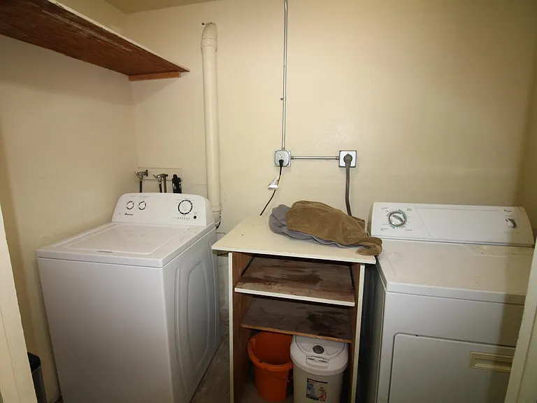 822 Island Ct — Photo 37