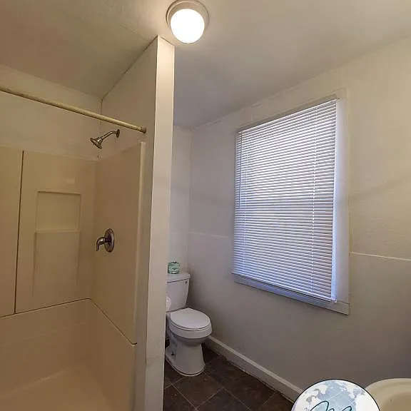 Newly Remodeled 1 bed 1 Bath — Photo 3