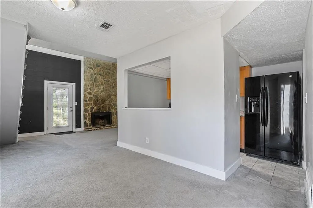 2 bed, 2.0 bath, 1070 sqft, $1,700 — Photo 3
